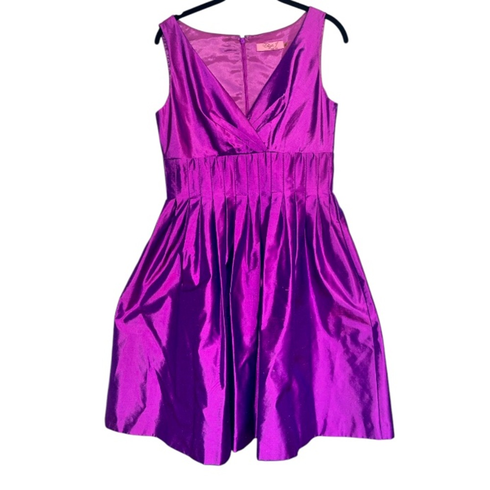 Eliza J Silk Sleeveless Deep V Neckline Dress Purple Pockets Size 6